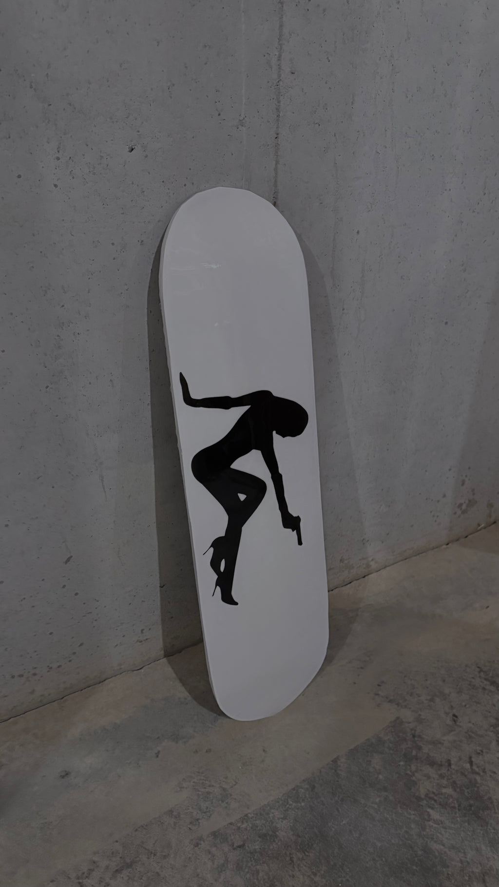 silhouette skateboard deck