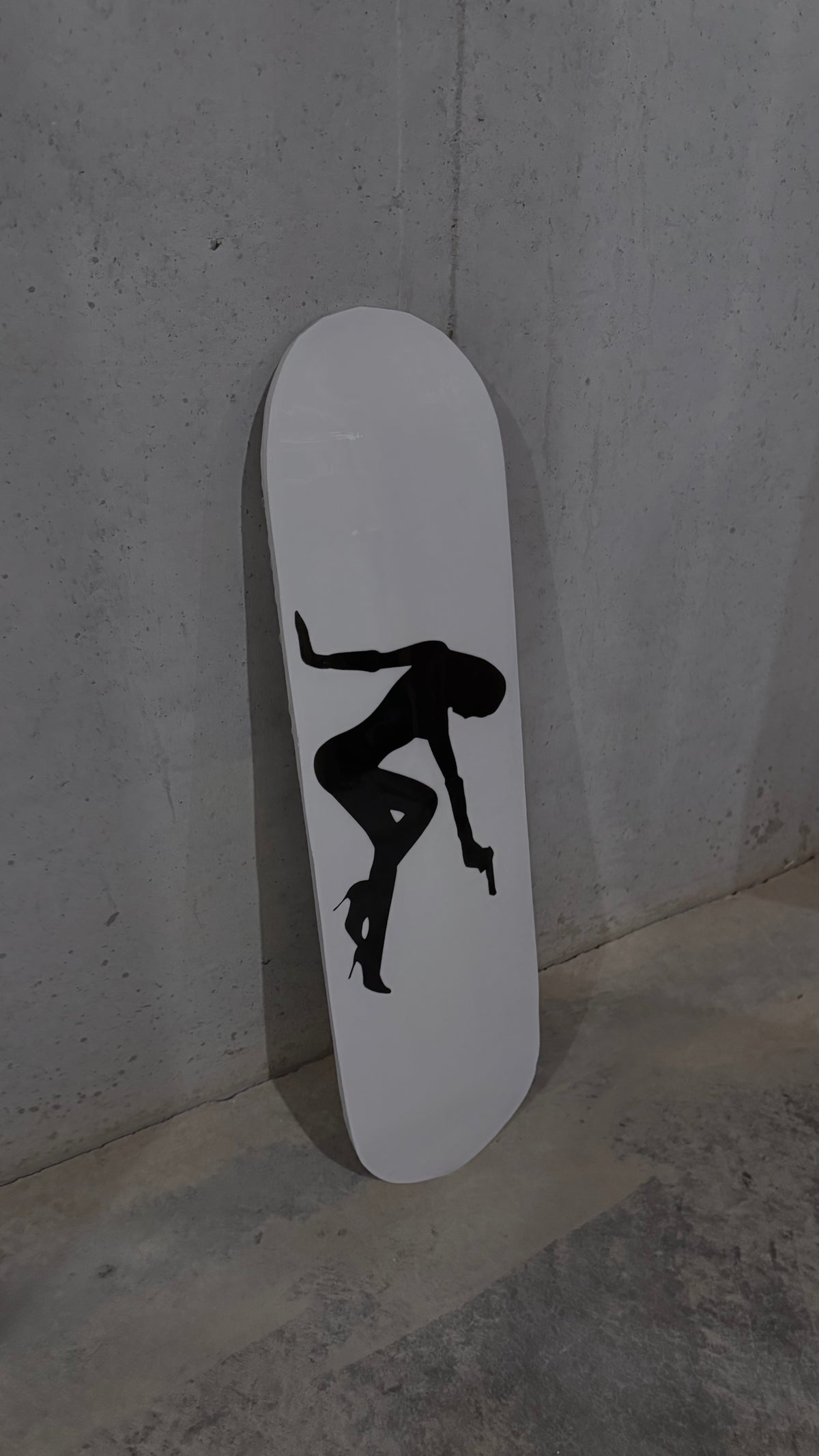 silhouette skateboard deck