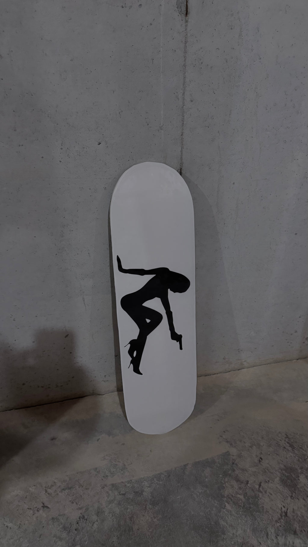 silhouette skateboard deck